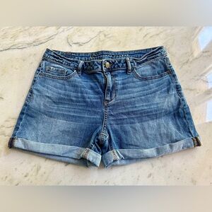 Lauren Conrad Women's Blue Denim Shorts, 4” inseam, size 10